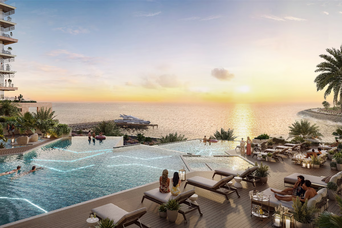 Playa del Sol – pool deck