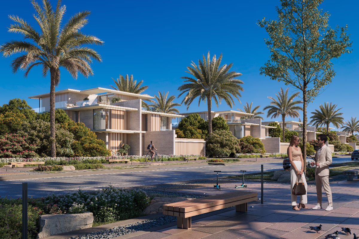 CAM04-LARGE VILLA-STREET-RIGHT